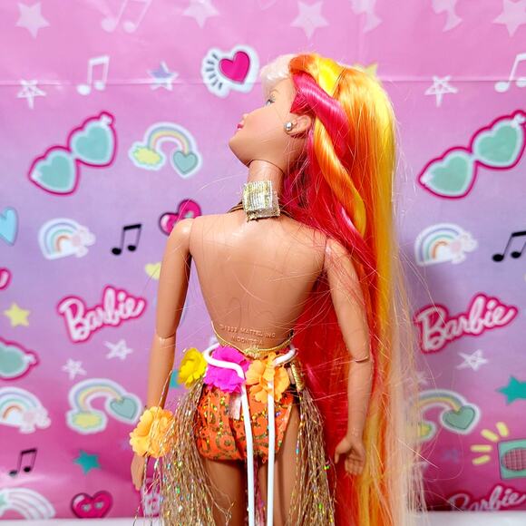 Hula Hair Barbie Doll in Grass Skirt Bikini 1996 Mattel #17047 - Picture 7 of 7